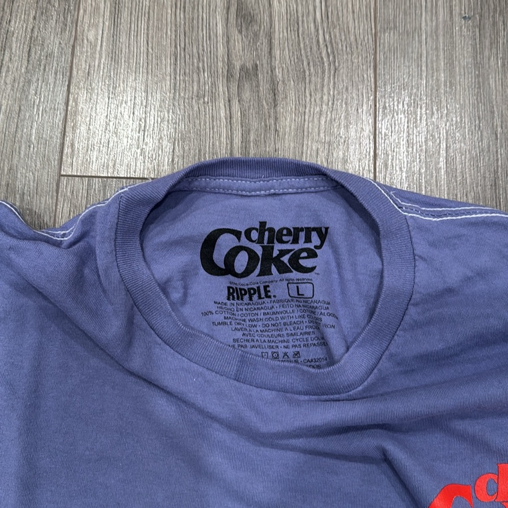 Cherry Coke Box Fit Tee Men’s Size Large - Picture 2 of 2